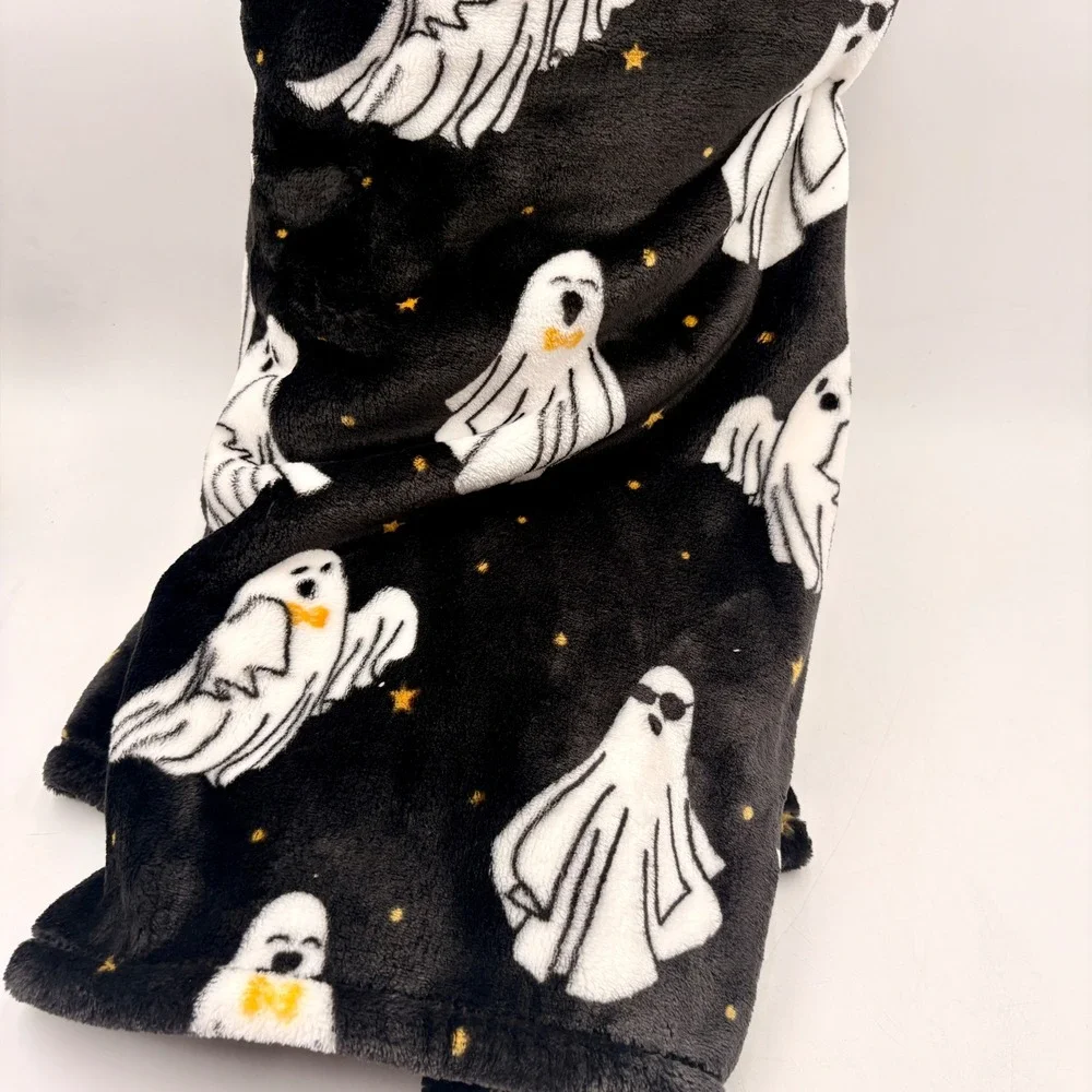 Berkshire Blanket‎ Goblinville Ghost Plush Throw Halloween Black White 50x70 NEW